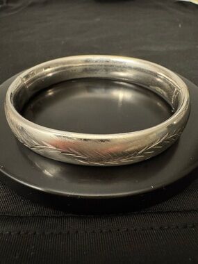 Heavy Sterling Silver Hinged Bangle Bracelet - Brushed Finish - 23.7 grams